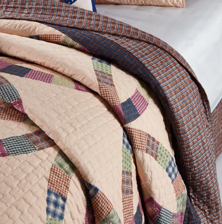 Primative Wedding Ring Pattern Quilt