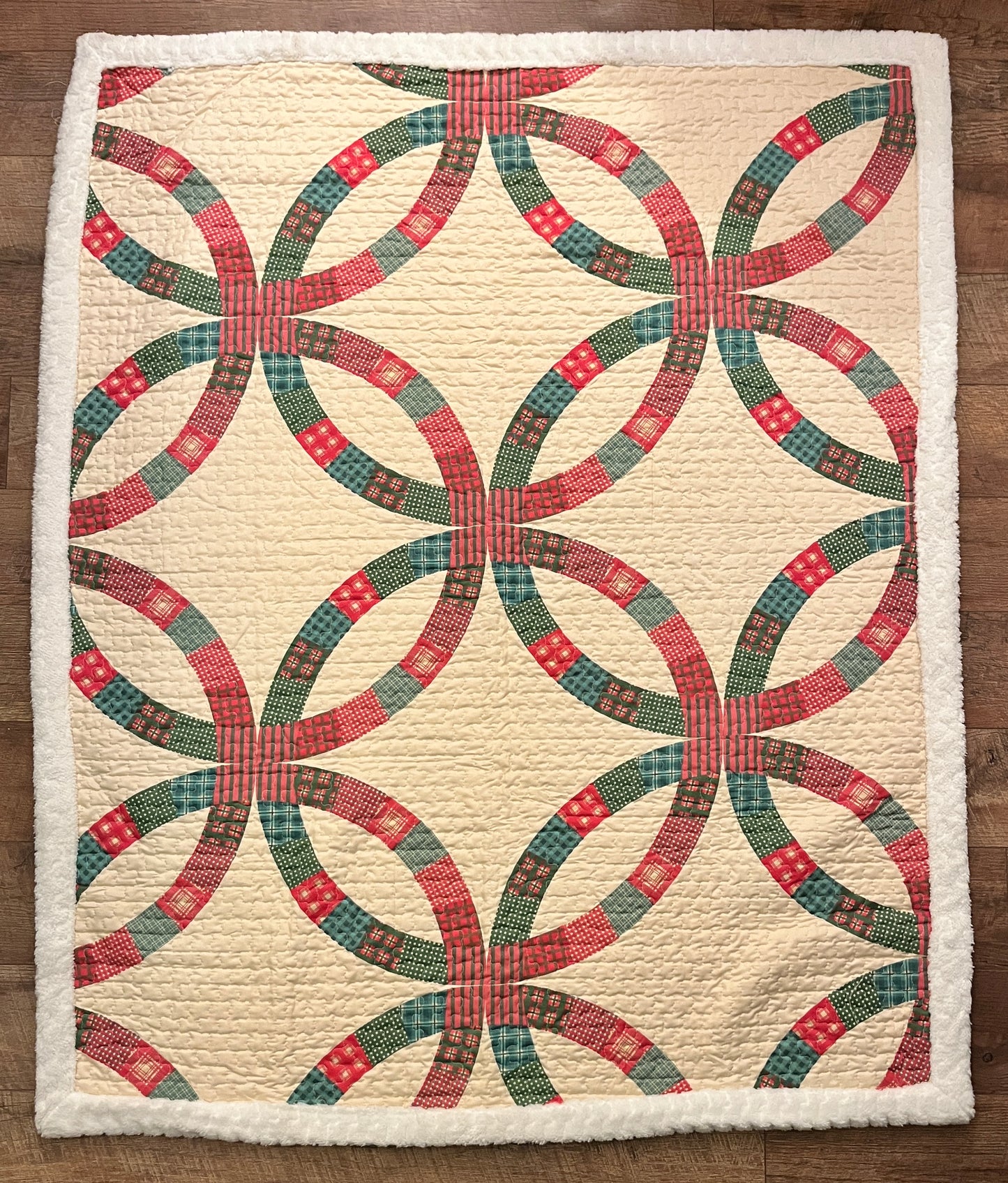 Christmas Wedding Ring Quilted Throw